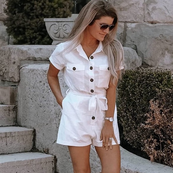 White Lightweight Romper Size Medium - Picture 1 of 1